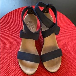 Pusa wedge navy shoes